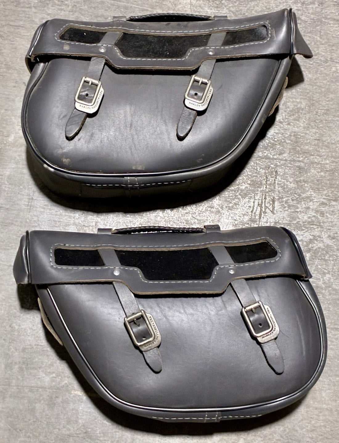 
  
  6002 & 6001 HARLEY-DAVIDSON SOFTAIL SADDLEBAGS VINTAGE
  
