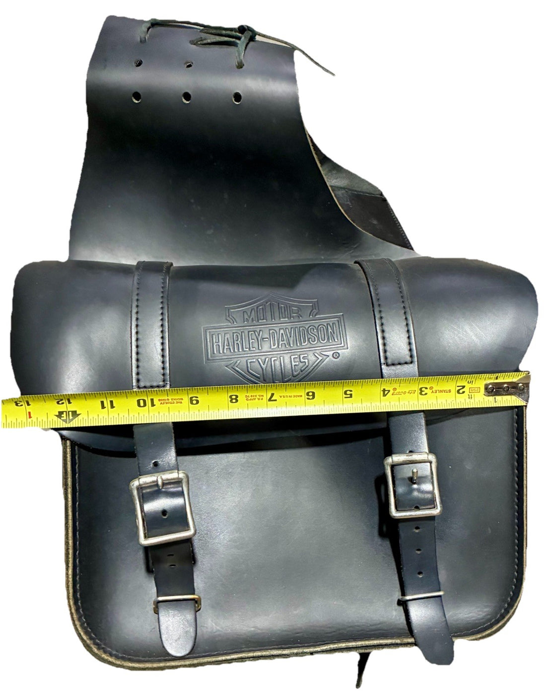 
  
  HARLEY-DAVIDSON LEATHER BAR & SHIELD THROW OVER SADDLEBAGS OEM
  
