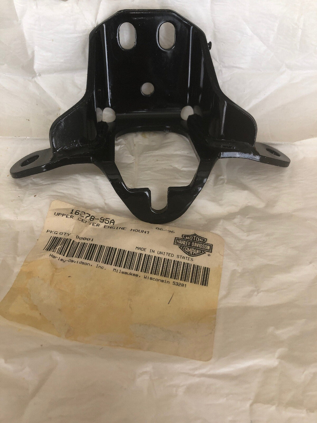 
  
  16278-95A HARLEY-DAVIDSON 1995-1997 SPORTSTER  UPPER CENTER ENGINE MOUNT NOS
  
