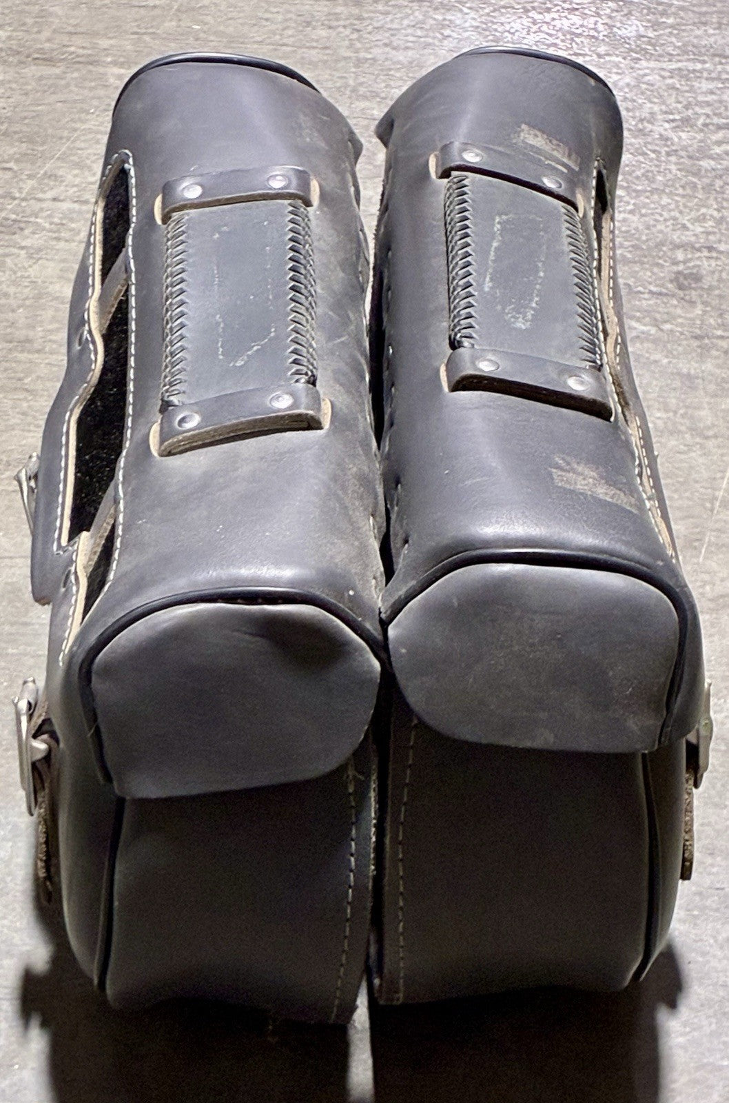 
  
  6002 & 6001 HARLEY-DAVIDSON SOFTAIL SADDLEBAGS VINTAGE
  
