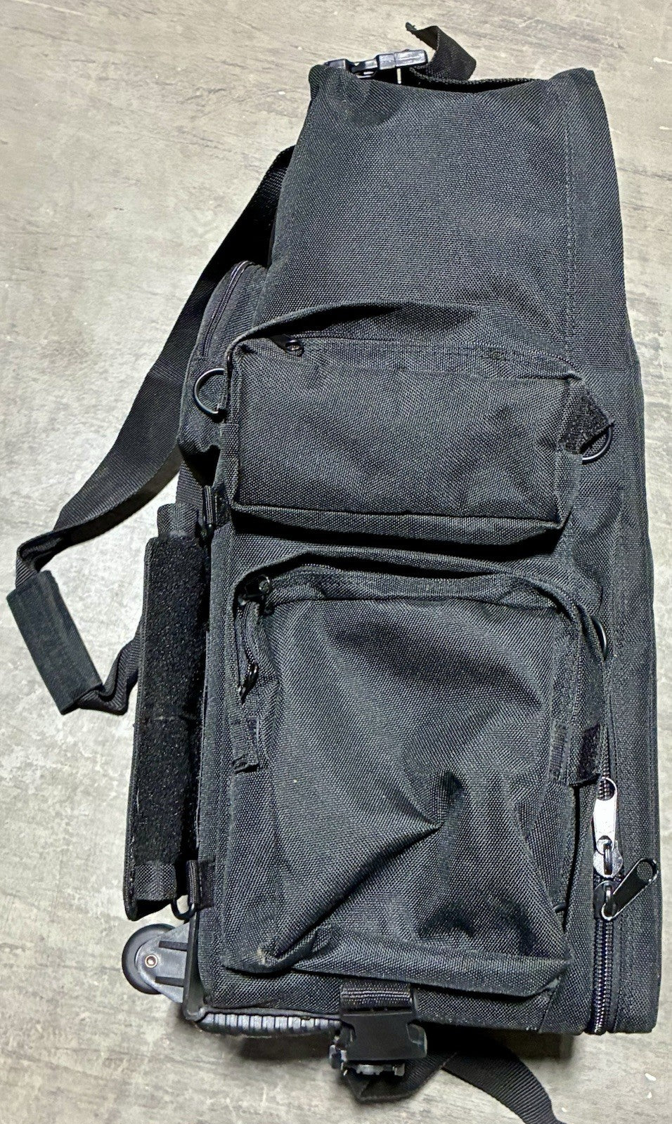 
  
  KURYAKYN FULL DRESSER HARLEY MOTORCYCLE ROLLER BAG  LUGGAGE SUITCASE LARGE
  
