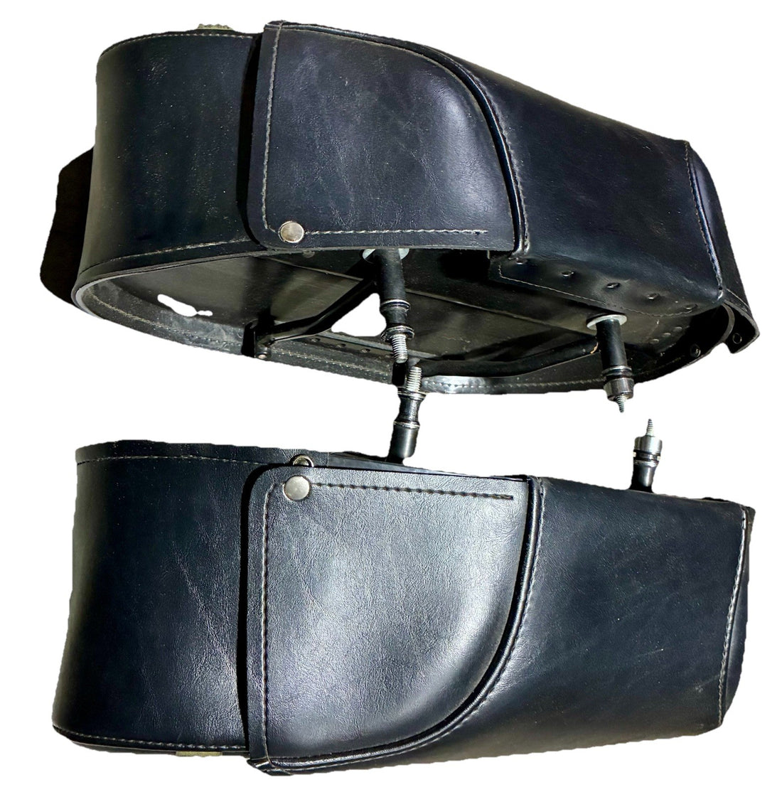 
  
  UNIVERSAL VINTAGE AFTERMARKET SADDLEBAGS FX FXR SHOVELHEAD EARLY SOFTAIL HARLEY
  

