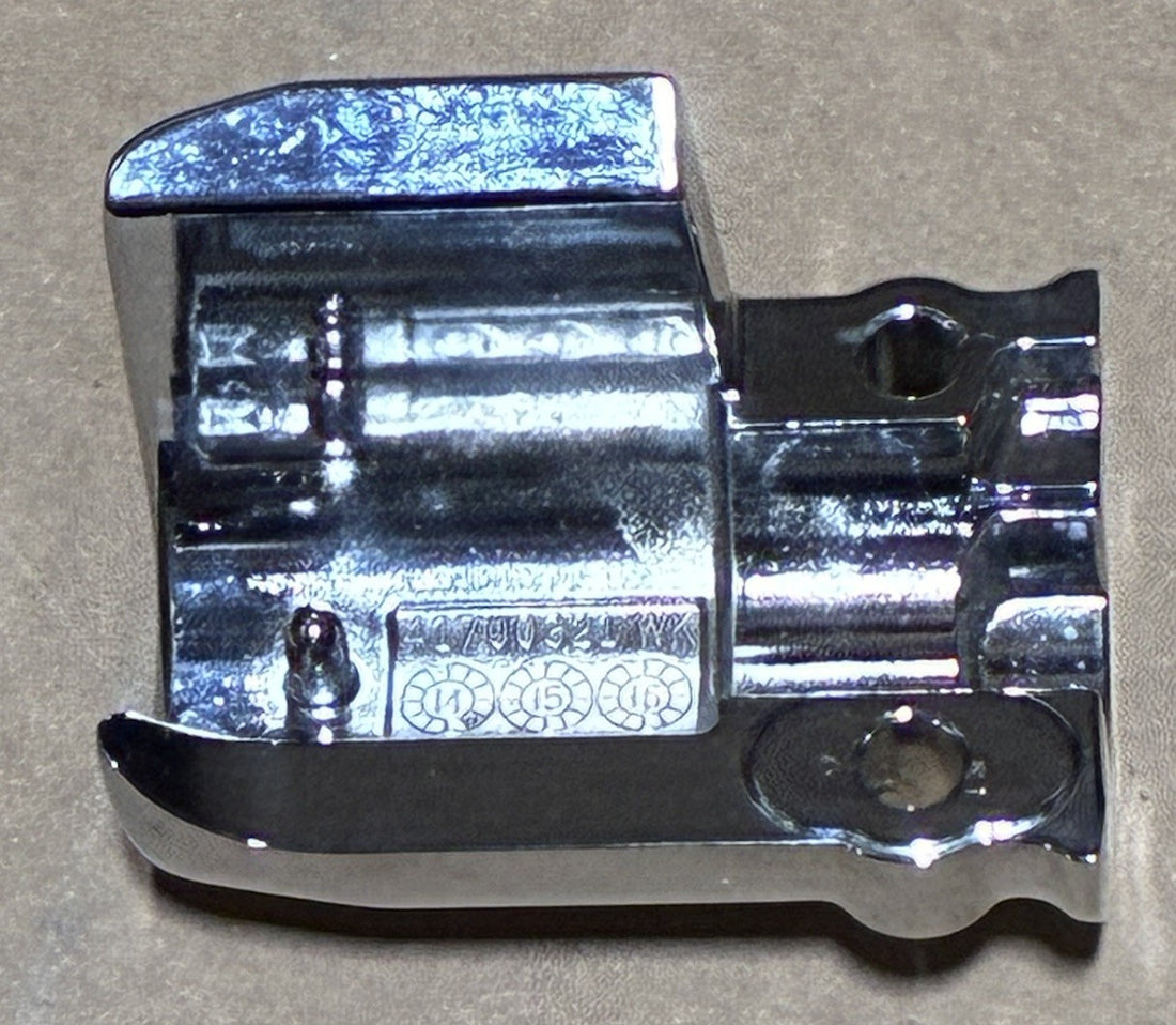 
  
  41700321 HARLEY 2016-2020 ROAD GLIDE CHROME BRAKE MASTER CYLINDER  CLAMP COVER
  
