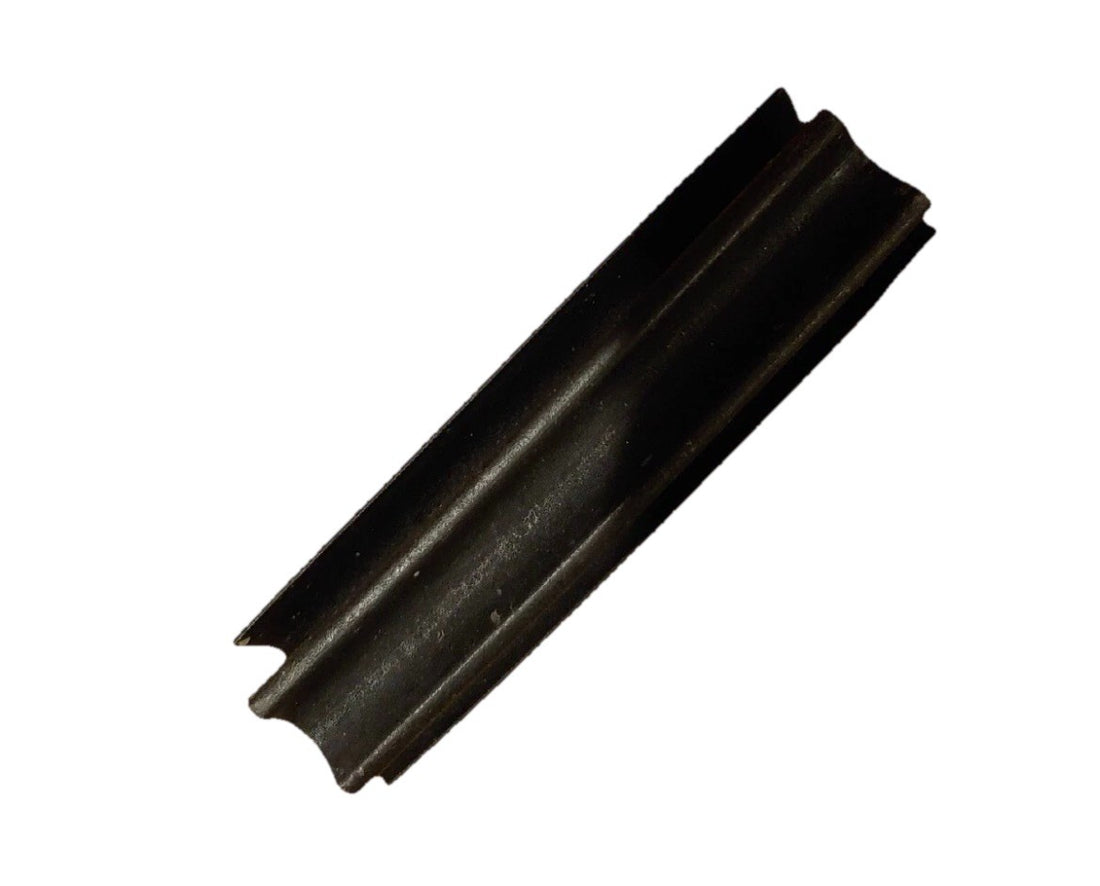 
  
  61122-39 HARLEY-DAVIDSON RUBBER FILLER STRIP VINTAGE PARTS OEM NOS
  

