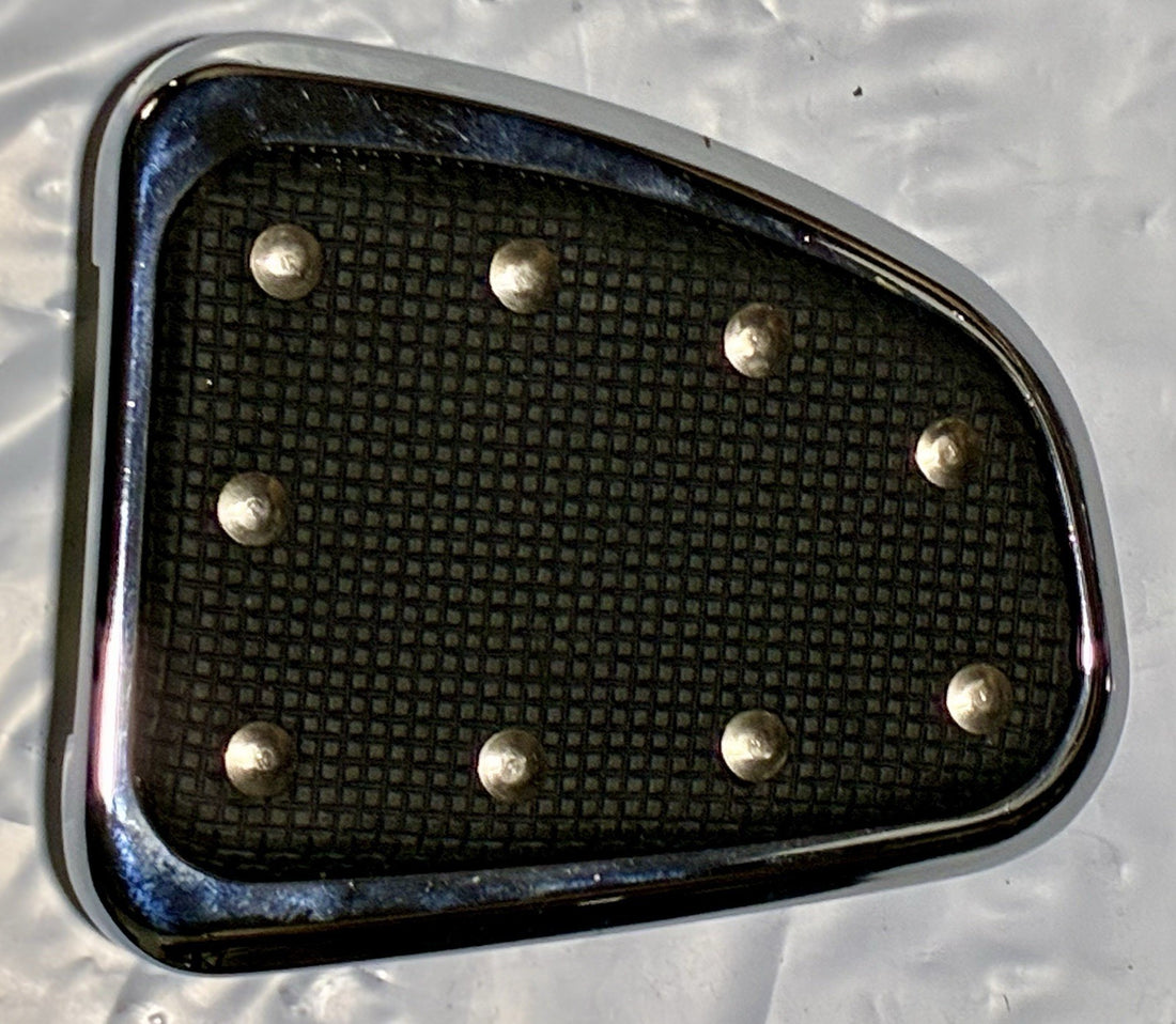 
  
  SOFTAIL TOURING DRESSER HARLEY BANANA BOARD BRAKE PEDAL COVER CHROME WITH RIVETS
  
