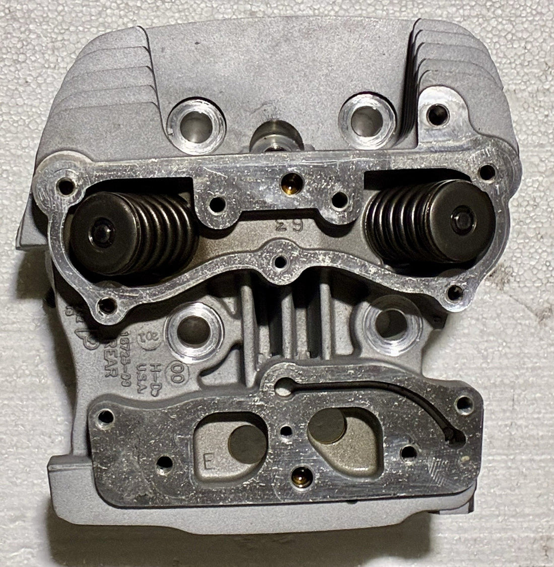 
  
  16723-99 & 16725-99 HARLEY-DAVIDSON 1999-2003 DYNA SOFTAIL TOURING HEADS OEM
  
