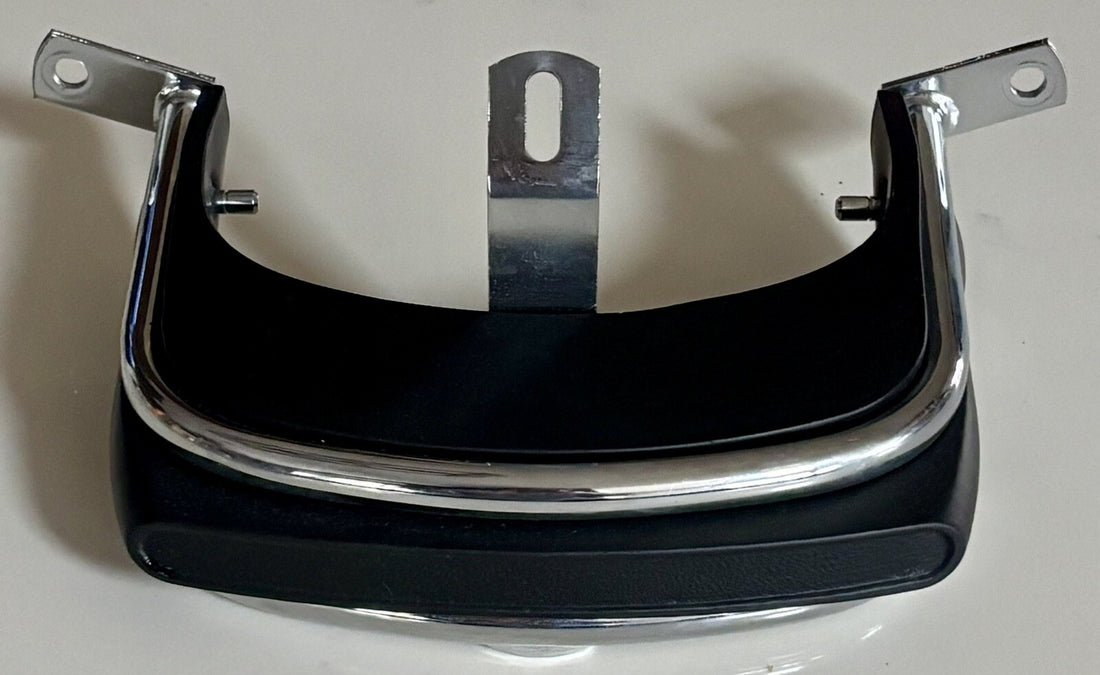 
  
  HARLEY-DAVIDSON 2008-UP FLH CHROME REAR BUMPER FENDER TIP TRIM NTO  OEM
  
