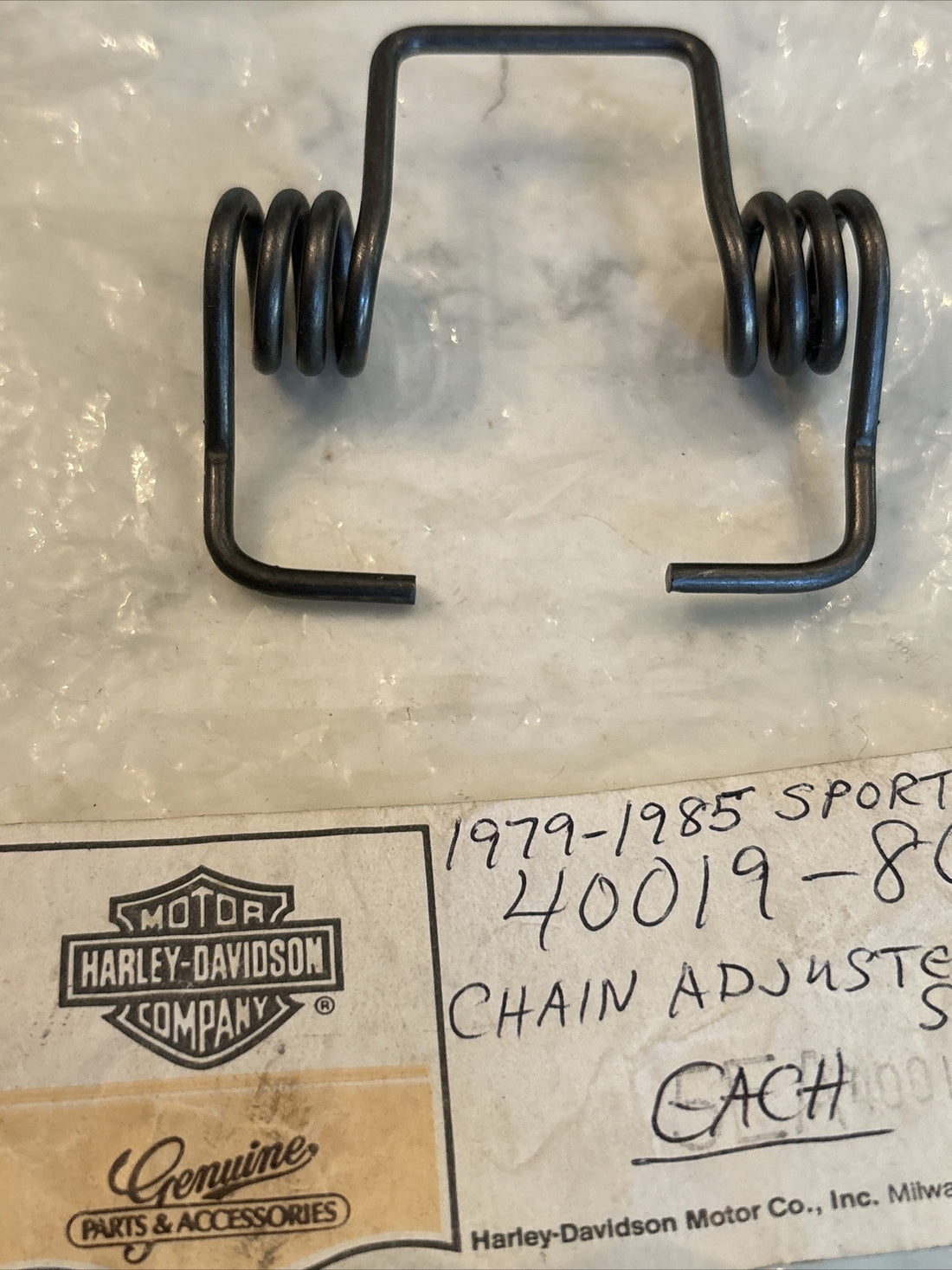 
  
  40019-80A HARLEY SPORTSTER 1979-1985  XL 1200, 883 CHAIN ADJUSTER SPRING OEM 
  
