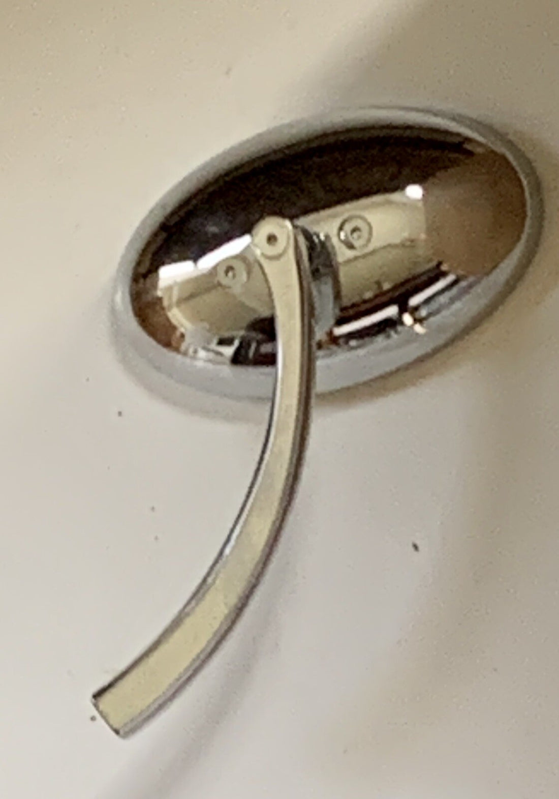 
  
   4 1/4”  CUSTOM  RIGHT CHROME OVAL   MIRROR   FOR HARLEY-DAVIDSON
  
