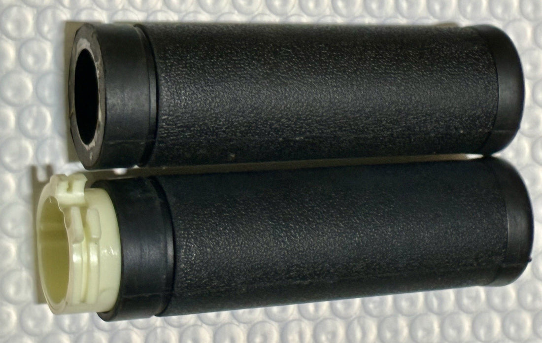 
  
  HARLEY-DAVIDSON BLACK HANDLEBAR GRIP SET OEM
  
