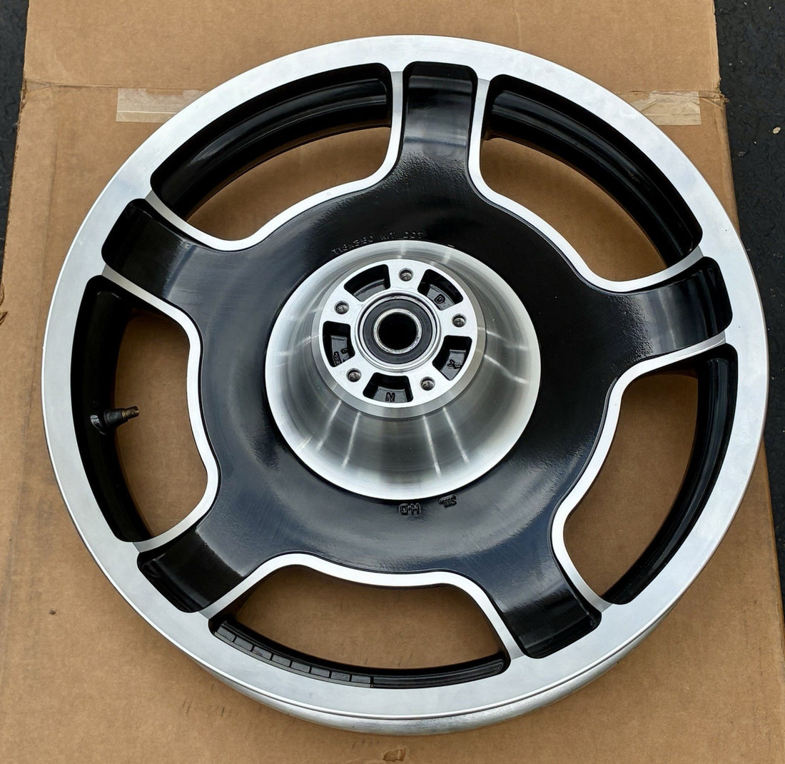 
  
  47871-10 HARLEY-DAVIDSON 18x3.5 FRONT WHEEL RIM ASSEMBLY 2009-UP TOURING FLHX
  
