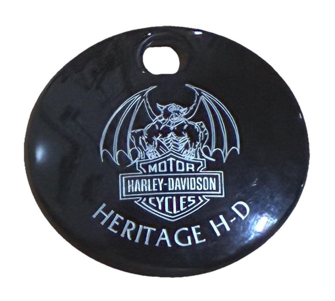 
  
  61278-92 HARLEY-DAVIDSON 1992-2007 TOURING STOCK BLACK FUEL DOOR OEM
  
