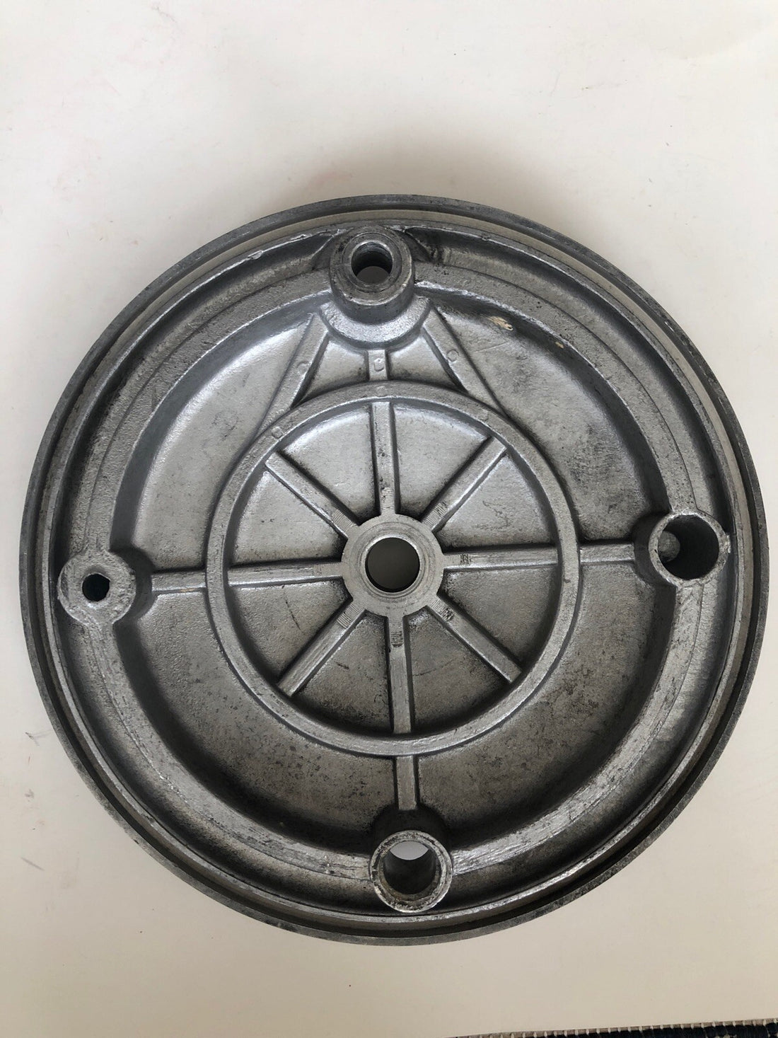 
  
  HARLEY 1967 AERMACHI SPRINT  250 SS   ALUMINUM  FRONT BRAKE BACKING PLATE   OEM
  
