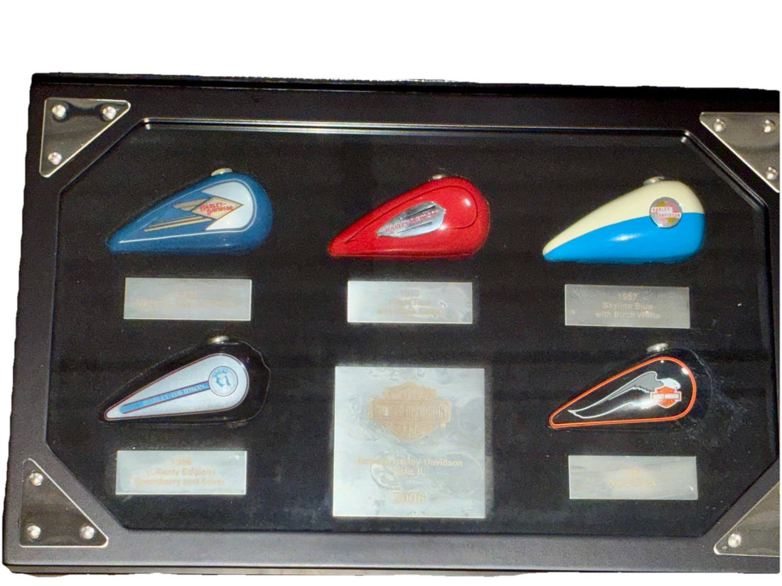 
  
  HARLEY-DAVIDSON TIS THE SEASON TO GIVE TANKS III 2006 COLLECTIBLE GAS TANK SET
  
