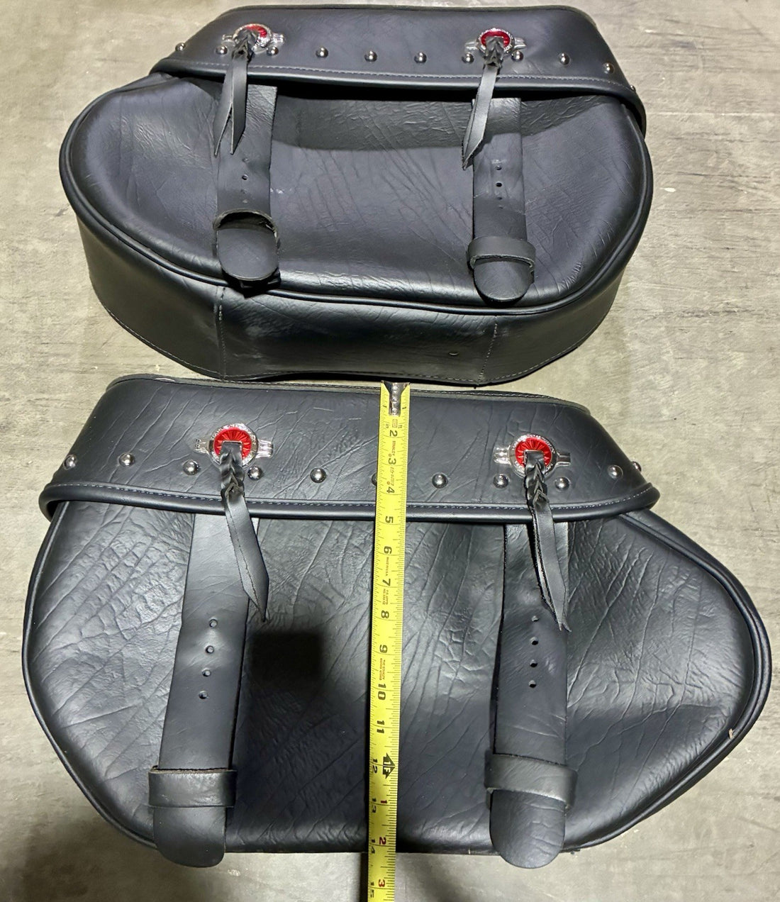 
  
  HARLEY-DAVIDSON 2000-2017 HERITAGE SOFTAIL FATBOY RED CONCHO SADDLEBAGS
  
