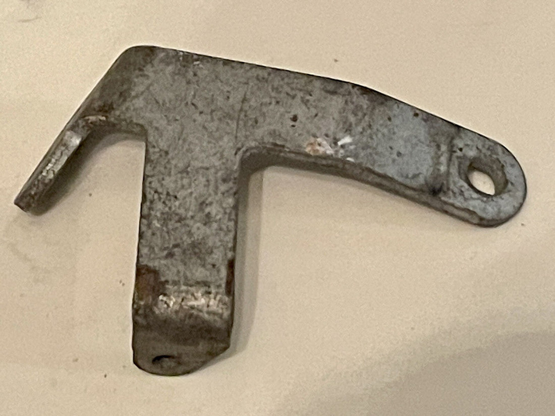 
  
  29018-71A HARLEY-DAVIDSON SHOVELHEAD AIR CLEANER SUPPORT BRACKET OEM
  
