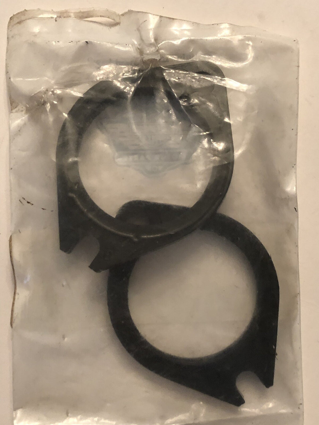 
  
  26995-86C HARLEY DAVIDSON   INTAKE SEAL ASSEMBLY    NOS OEM
  
