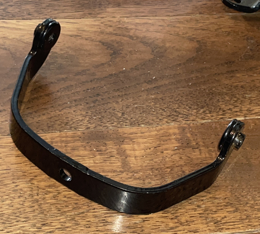 
  
  HARLEY-DAVIDSON SPORTSTER XL 883 REAR BACK FENDER SUPPORT FRAME BRACKET OEM
  
