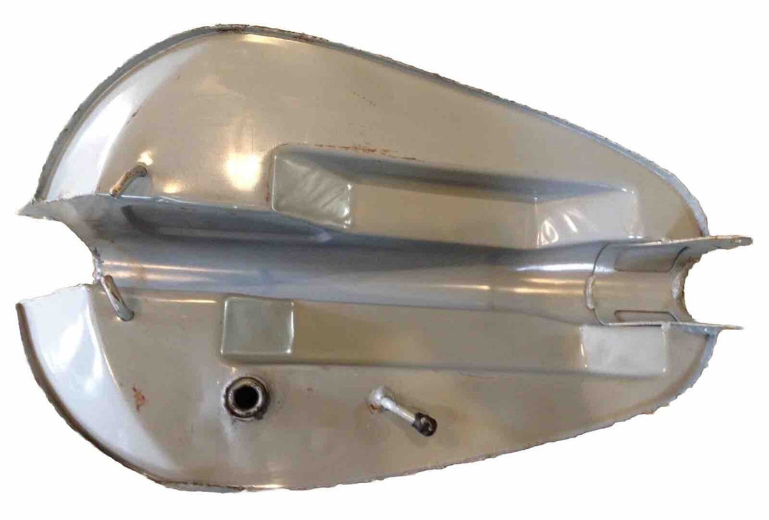 
  
  61006-63B HARLEY-DAVIDSON 1963-1965  XLH SPORTSTER 4.5 GALLON GAS FUEL TANK
  
