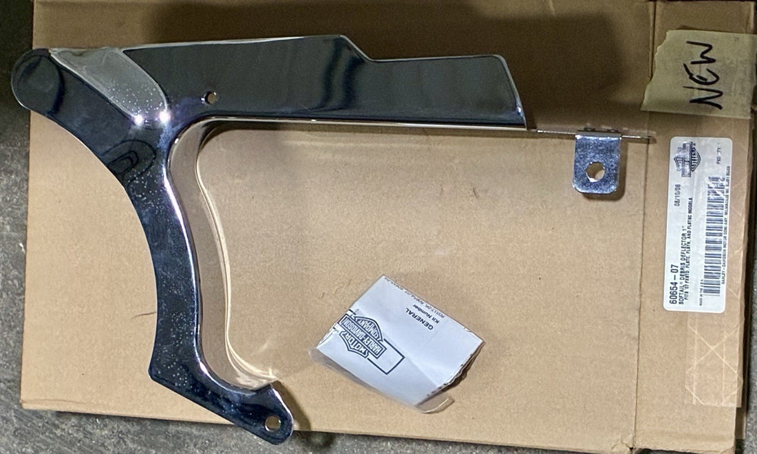 
  
  60654-07 HARLEY-DAVIDSON 2007 SOFTAIL CHROME REAR LOWER BELT GUARD NOS OEM
  

