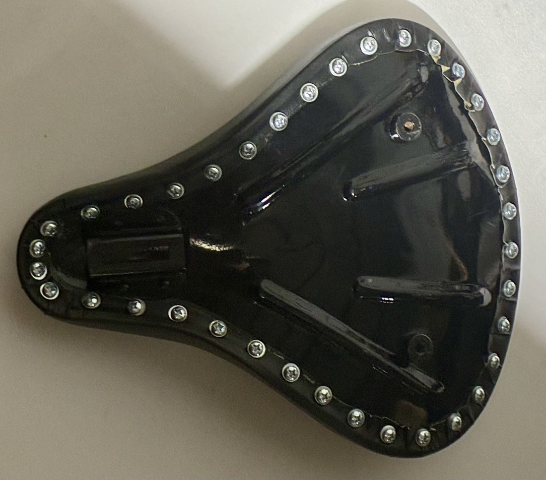 
  
  AFTERMARKET K MODEL 900 SPORTSTER KH KHK 750 SOLO SEAT HARLEY 51910-52
  
