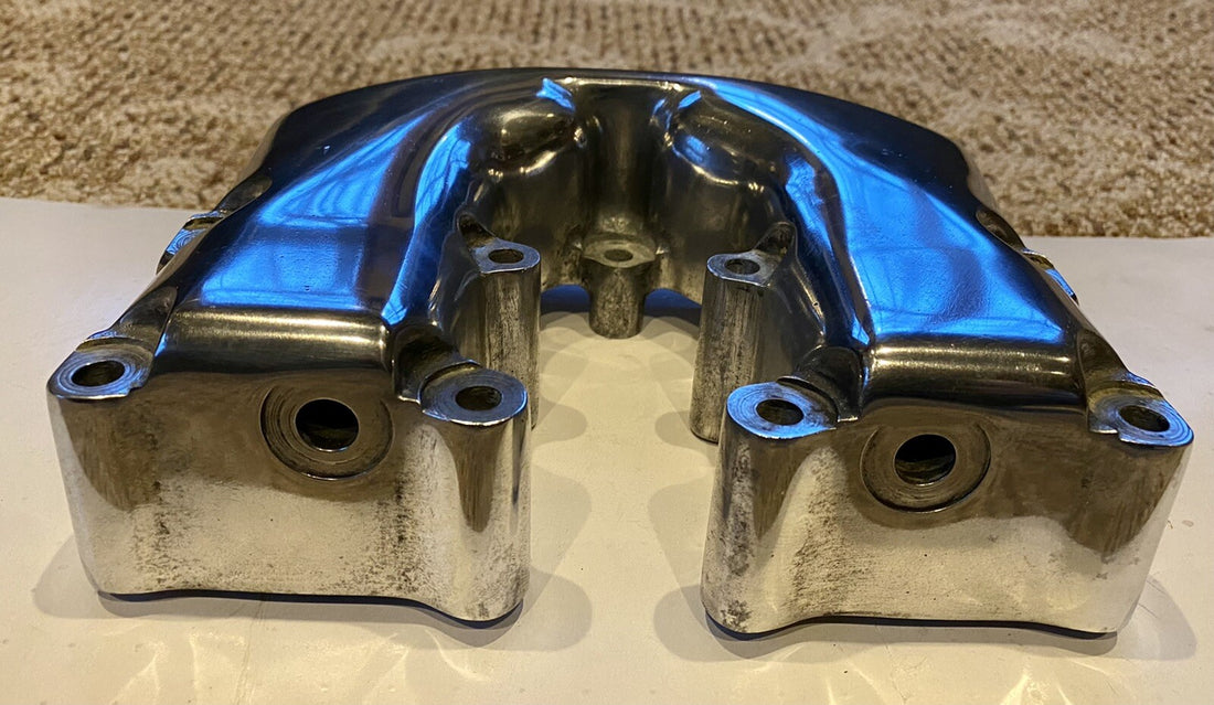 
  
  HARLEY-DAVIDSON 1972 SHOVELHEAD REAR  POLISHED  ROCKER BOX     VINTAGE PARTS
  
