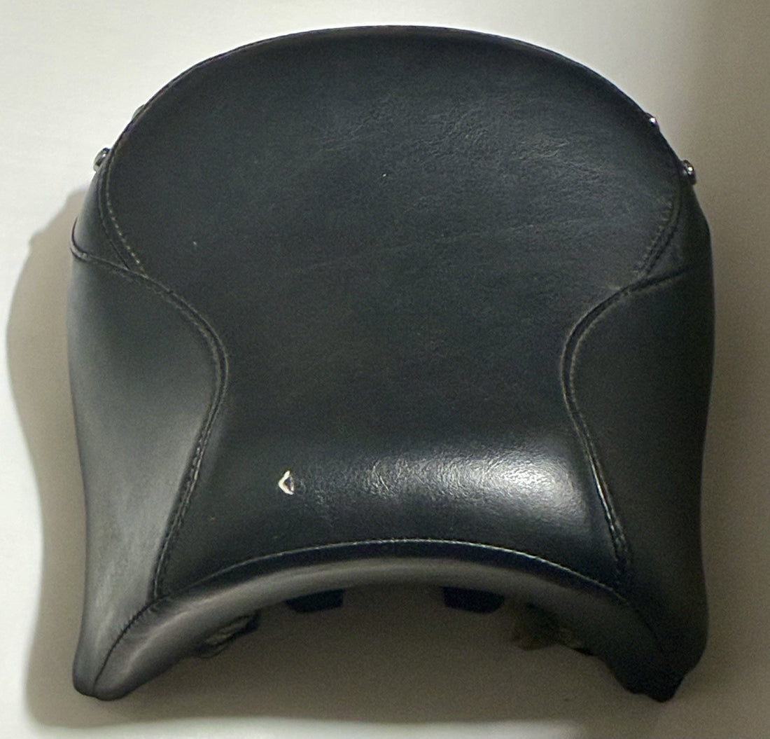 
  
  52281-97B HARLEY-DAVIDSON TOURING FLHR ROAD KING STUDDED REAR PASSENGER SEAT OEM
  
