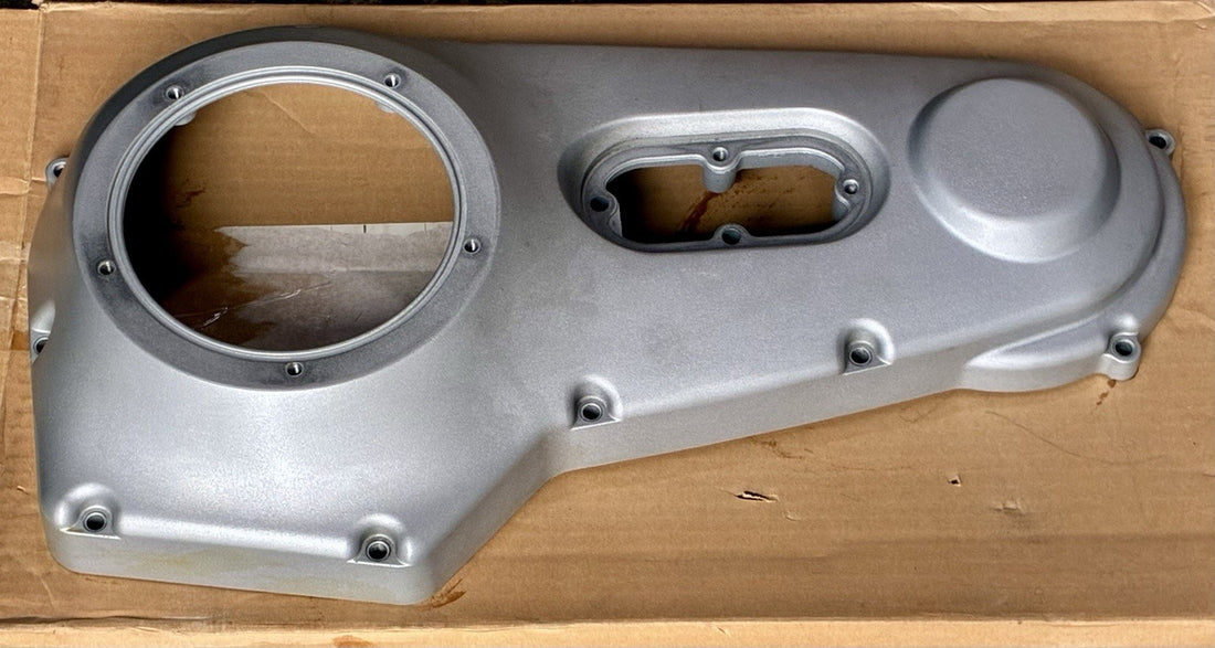 
  
  60506-99 HARLEY-DAVIDSON 1999-2006 SOFTAIL PRIMARY COVER OEM
  
