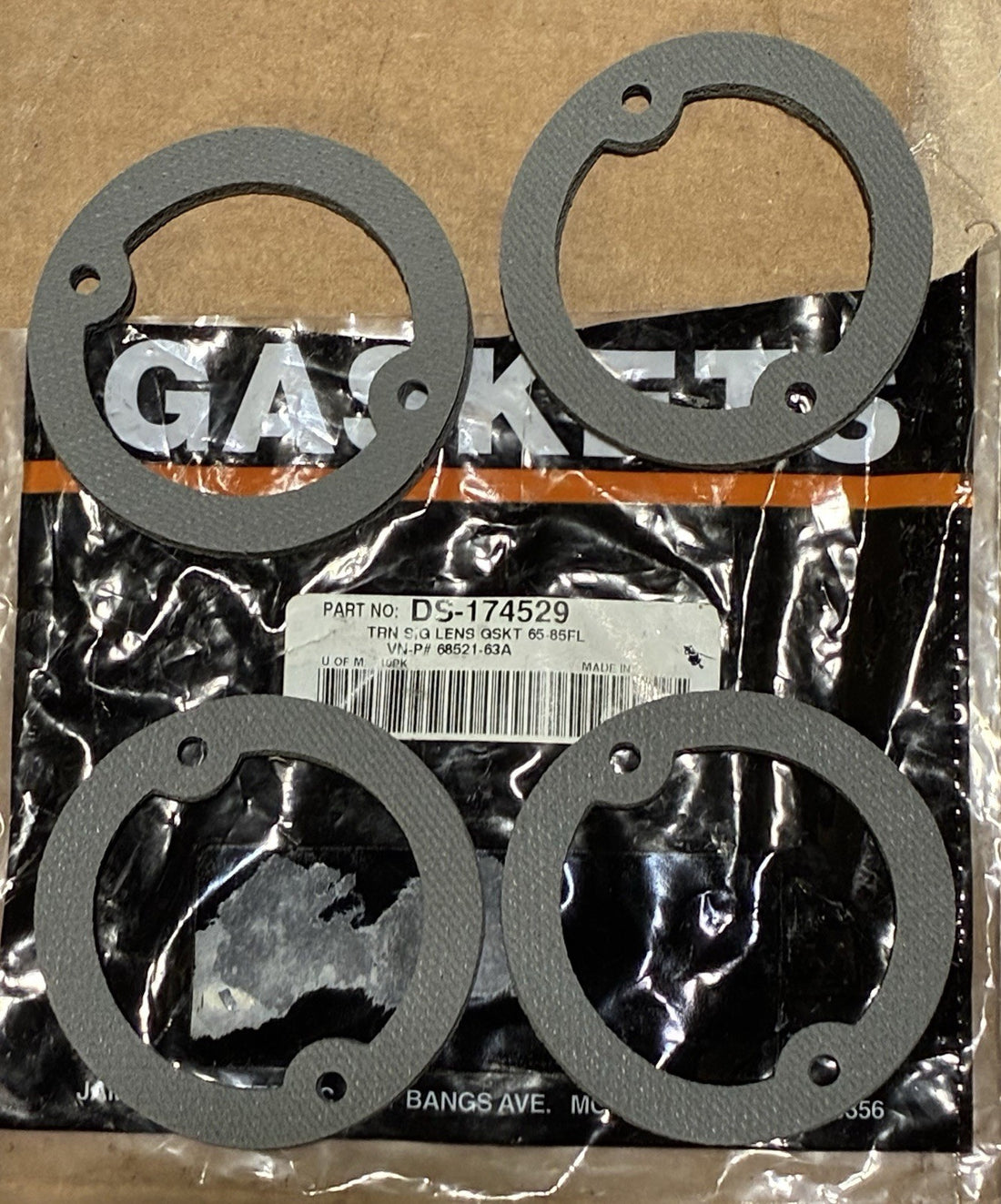 
  
  DS-174529 4 TURN SIGNAL GASKET 1965-1985 FL HARLEY-DAVIDSON 68521-63A  NOS
  
