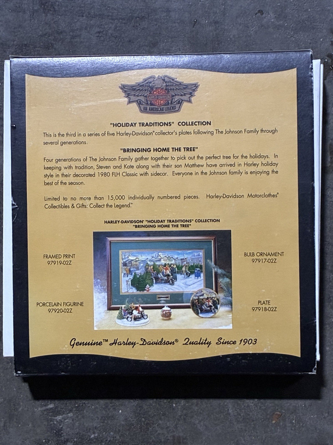 
  
  97918-02Z HARLEY-DAVIDSON BRINGING HOME THE TREE 2001 COLLECTOR HOLIDAY PLATE
  
