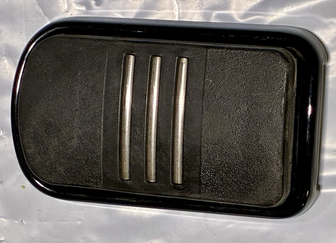 
  
  HARLEY-DAVIDSON TOURING STREAMLINER BLACK BRAKE PEDAL PAD COVER  OEM
  
