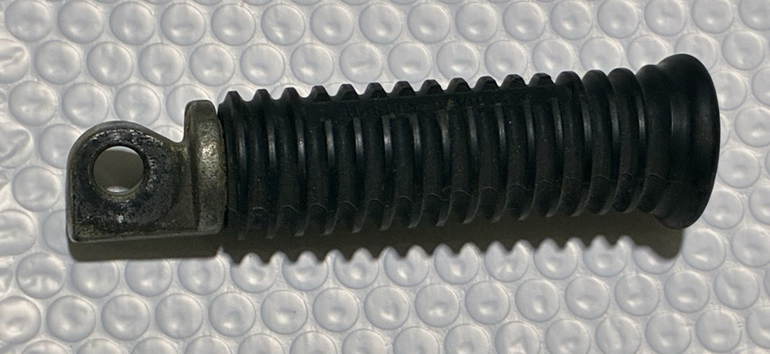 
  
  HARLEY-DAVIDSON BLACK RUBBER FOLD OUT FOOT PEG OEM
  
