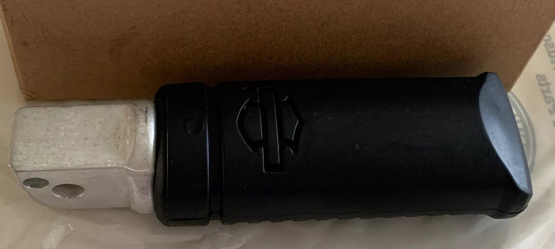 
  
  50500726 HARLEY-DAVIDSON PASSENGER      LEFT FOOT PEG       OEM NOS
  
