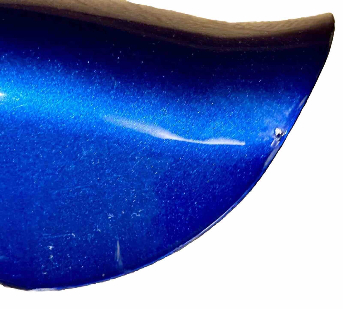 
  
  HARLEY-DAVIDSON 2007-2017 FATBOY FRONT FENDER CUSTOM BLUE W/ SILVER FLAMES OEM
  
