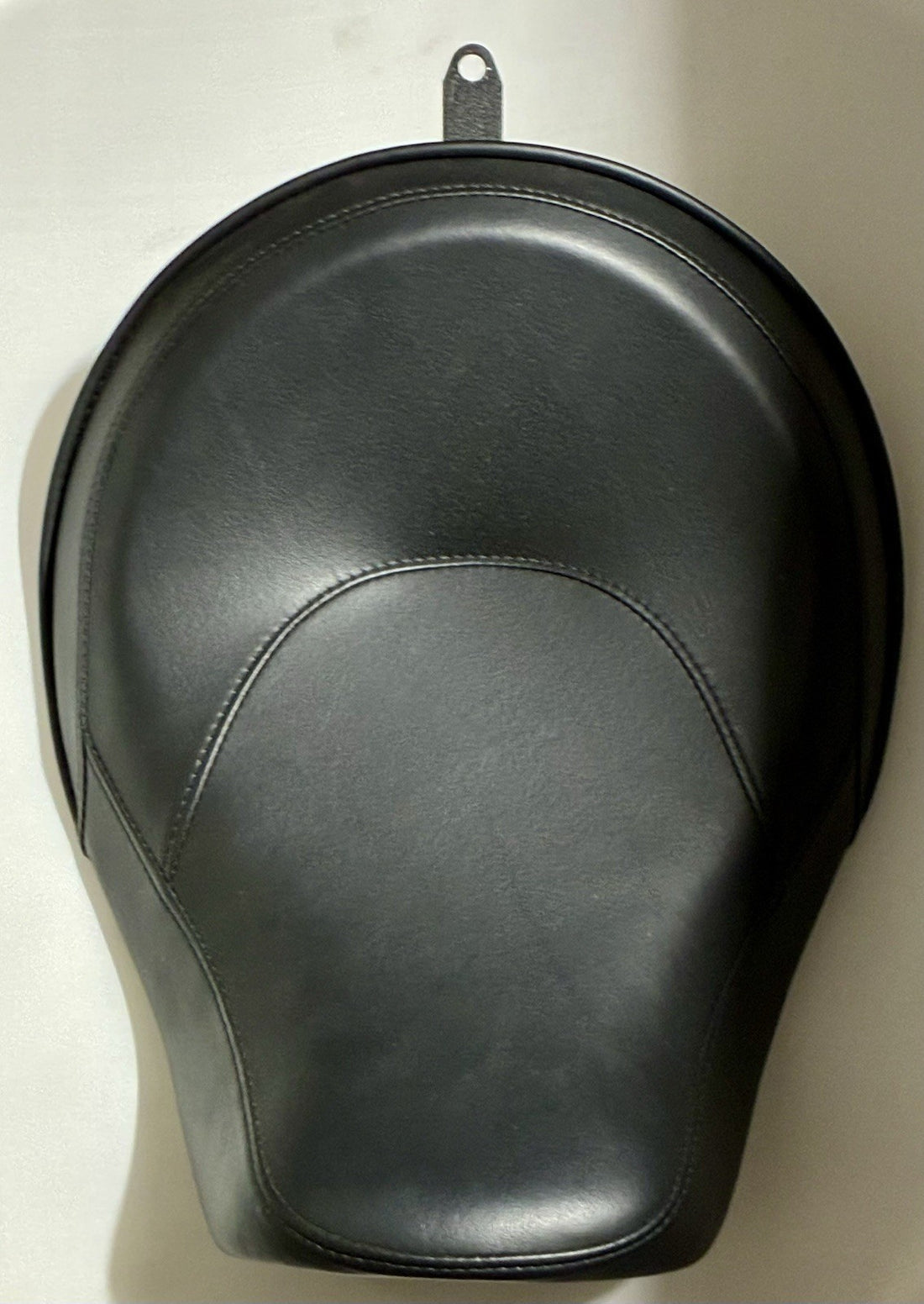 
  
  P51475-09A-R H799001BR77363 HARLEY-DAVIDSON SOLO SEAT OEM NTO
  
