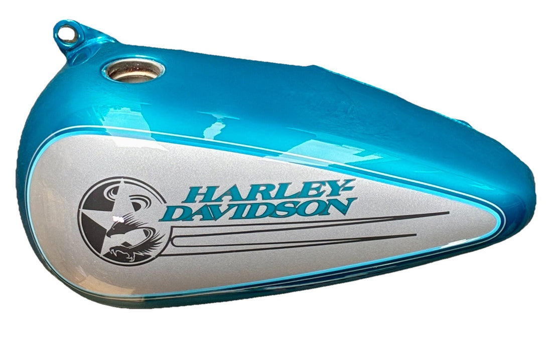 
  
  61618-95ME HARLEY-DAVIDSON SOFTAIL AQUA TEAL SILVER LEFT SIDE GAS TANK OEM
  
