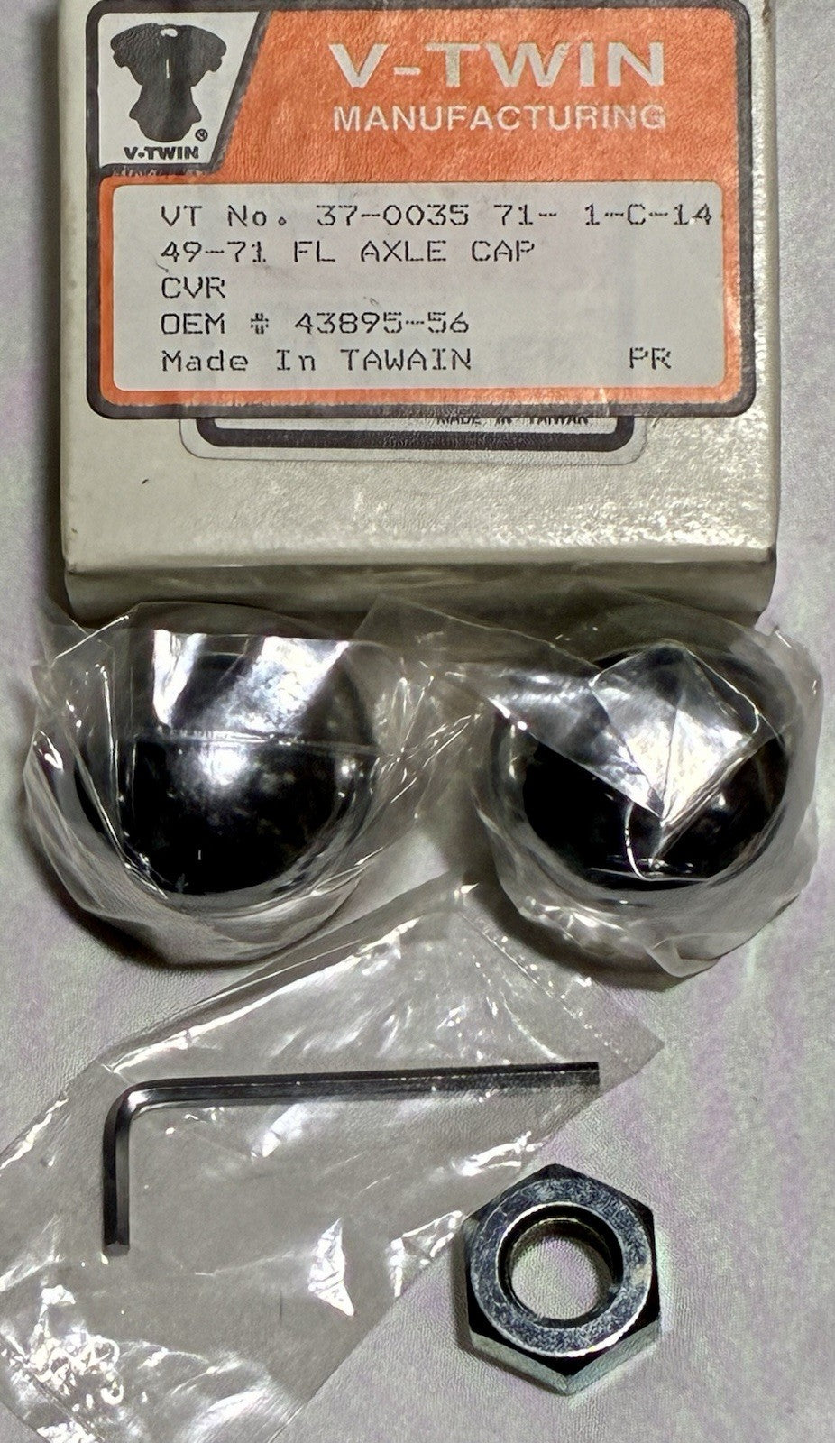 
  
  37-0035 V-TWIN REAR AXLE CAP COVER SET 1949-1971 FL HARLEY-DAVIDSON 43895-56 NOS
  

