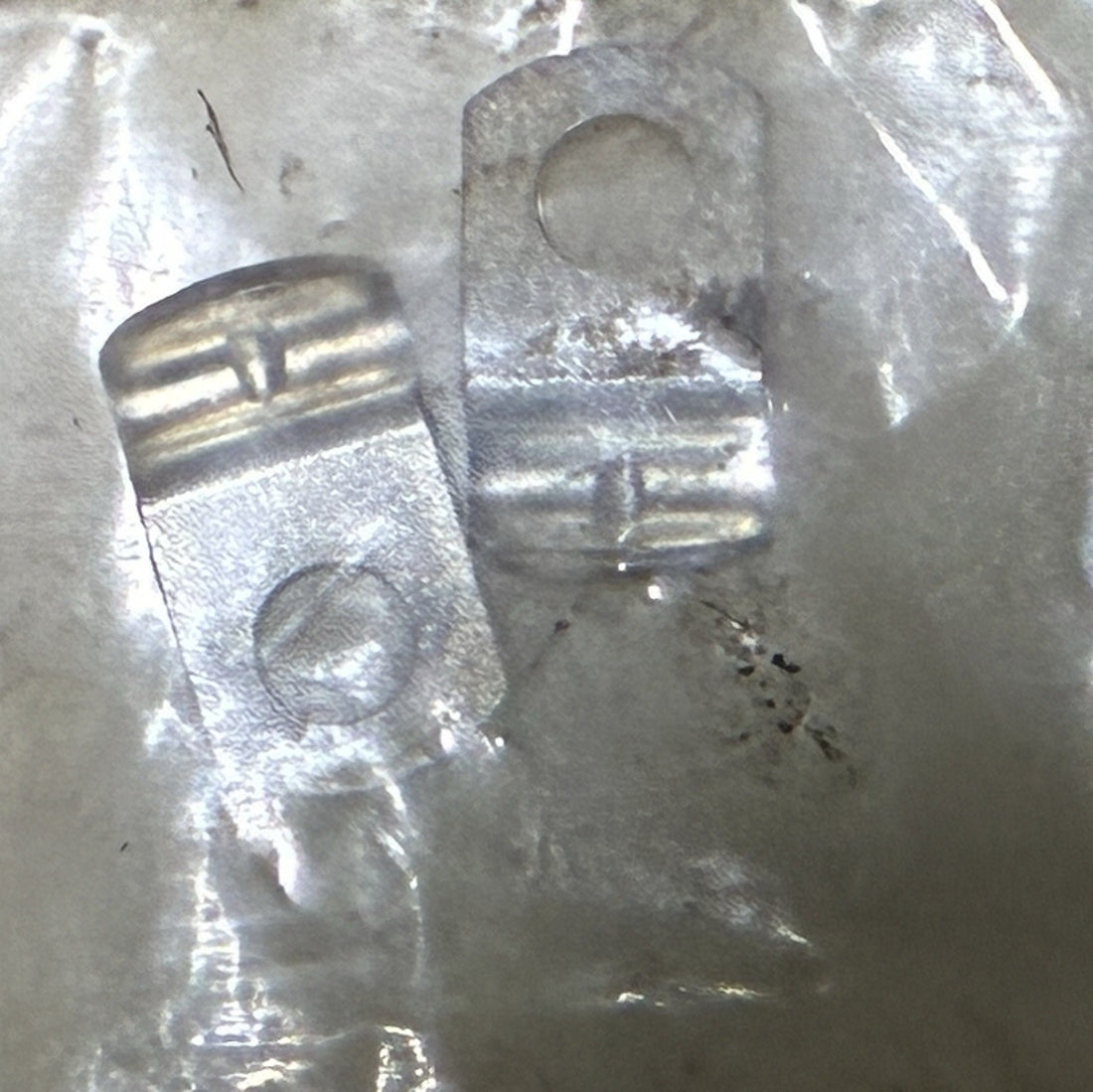 
  
  SET OF 2 THROTTLE CABLE GUIDE CLIPS CLAMP 52-65 FL FLH PANHEAD HARLEY 56609-52
  
