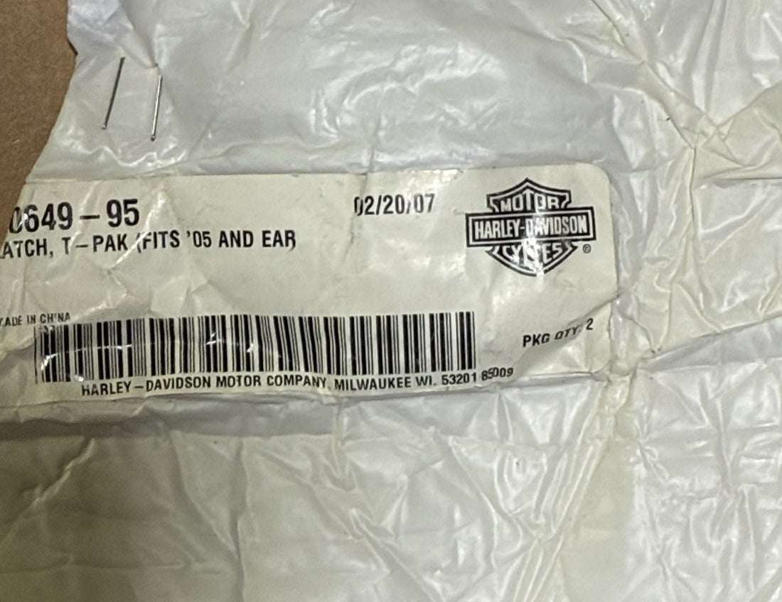 
  
  90649-95 HARLEY-DAVIDSON 2005-EARLIER  TOUR-PAK TRUNK LATCH NOS OEM
  
