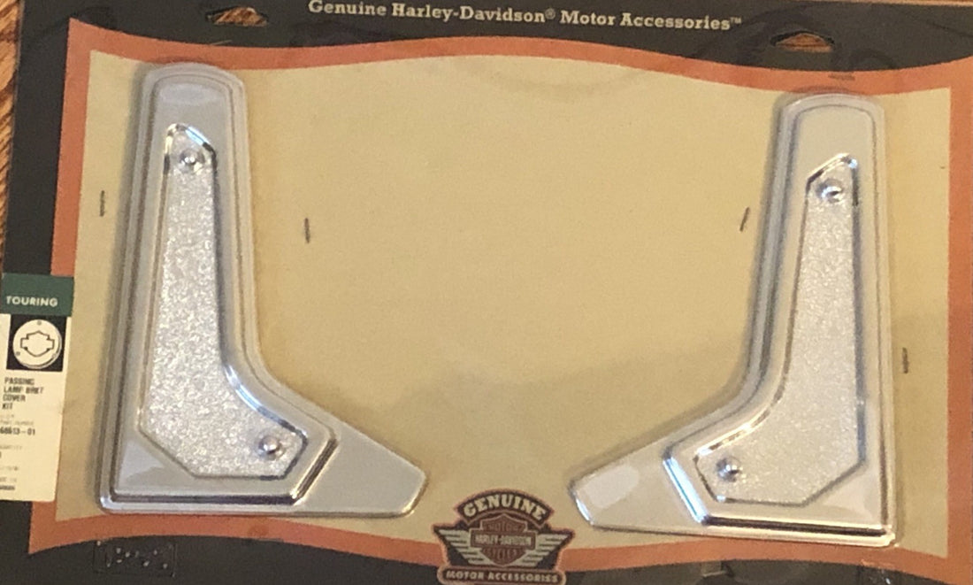 
  
  68613-01 HARLEY  CHROME  PASSING LAMP BRACKET COVER KIT 1996-LATER ELECTRA GLIDE
  
