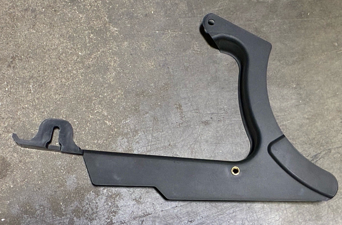 
  
  60362-07 HARLEY-DAVIDSON 2007-2017 SOFTAIL DEBRIS DEFLECTOR  OEM
  
