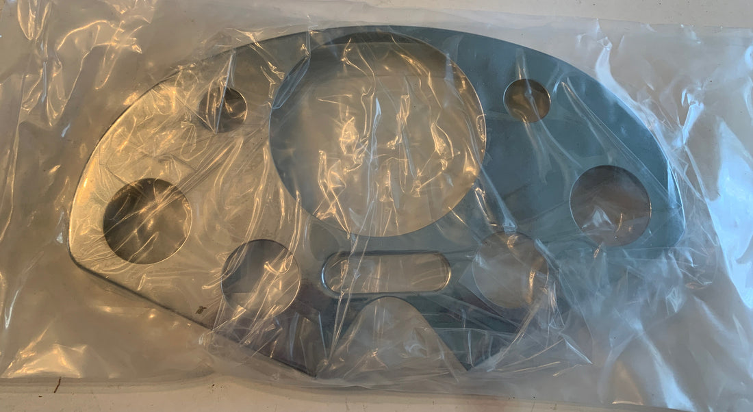 
  
  1952-1956 K, KH 1957-1958 XL, XLH HARLEY CHROME FORK COVER FOR SPEEDO & SWITCHES
  
