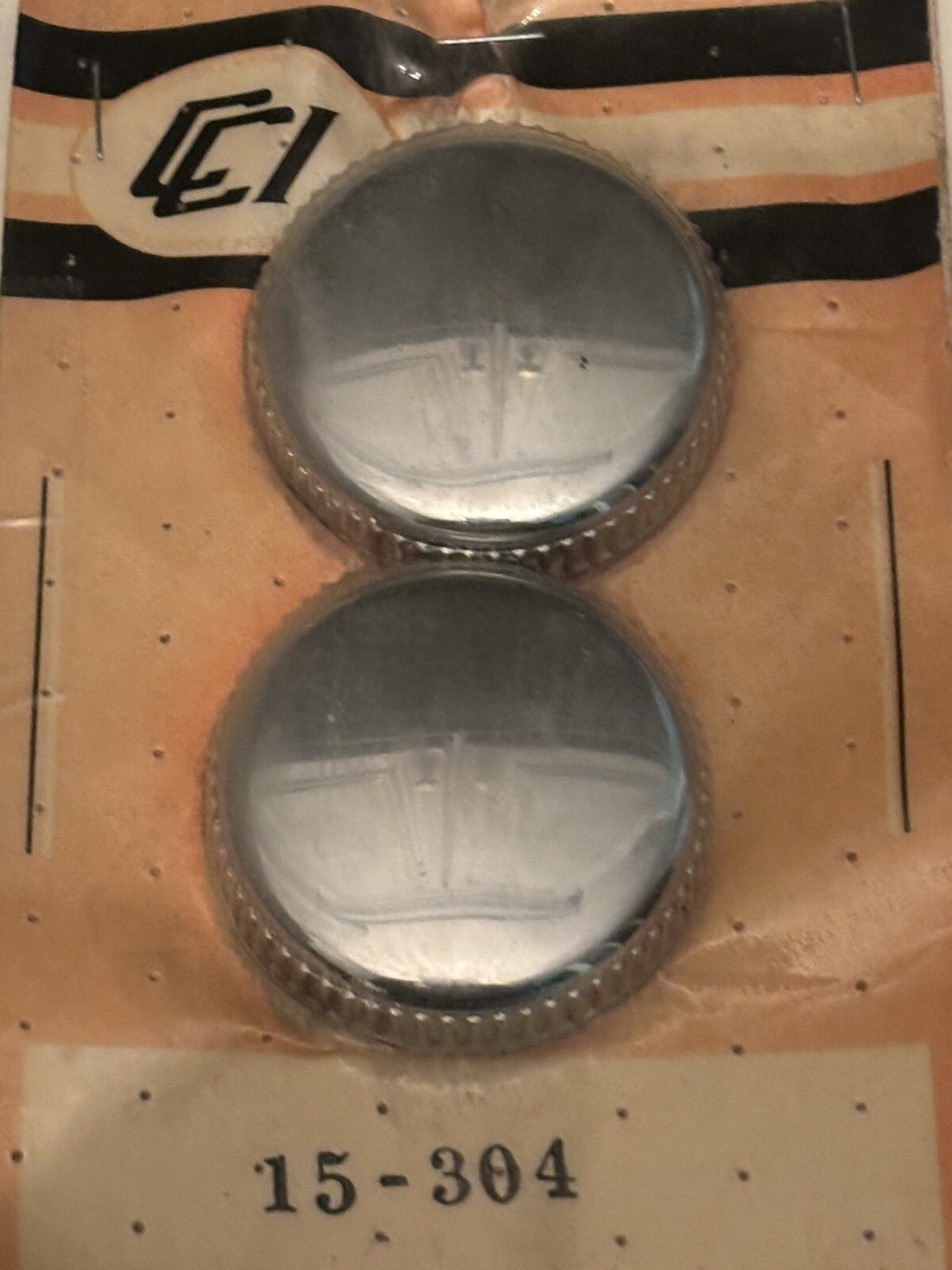 
  
  15-304 CUSTOM CHROME SPORTSTER FL FX CHROME FOOTREST CAPS NOS
  
