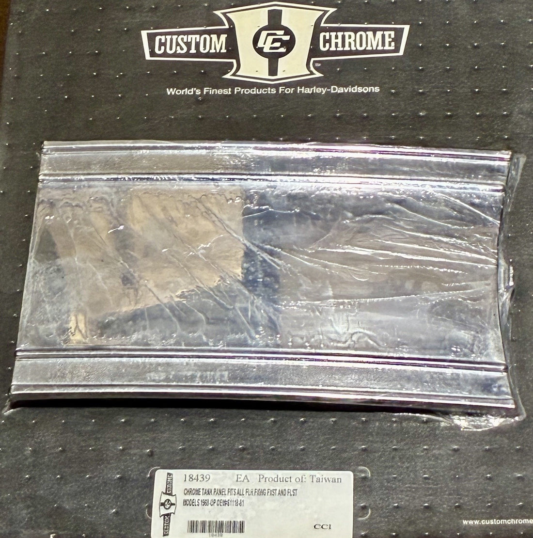 
  
  18439 CUSTOM CHROME TANK PANEL 1968-1999 FLH FXWG FXST FLST HARLEY 6118-81 NOS
  
