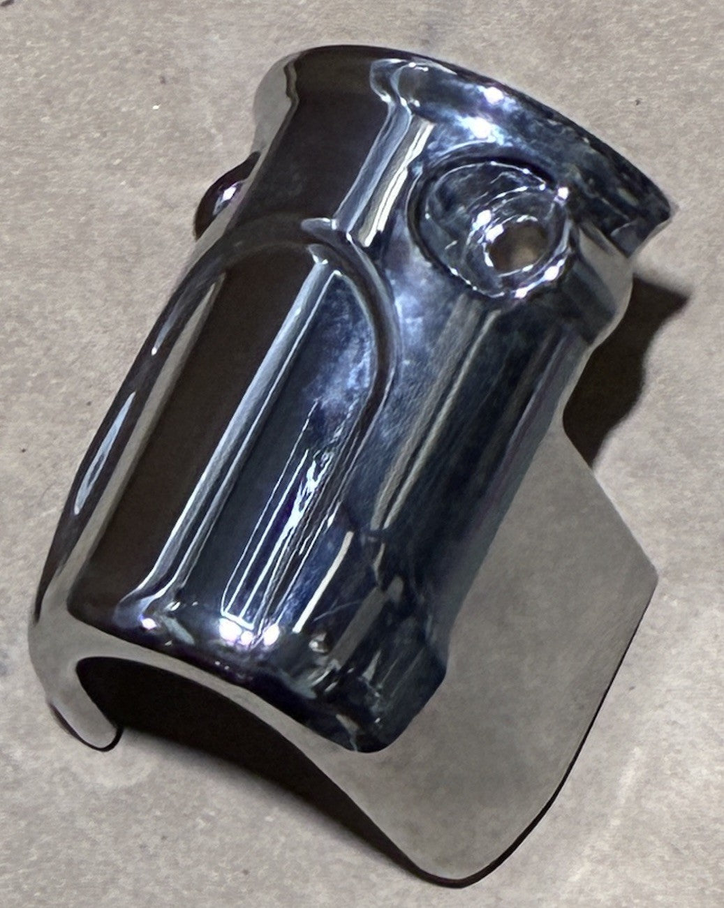 
  
  41700321 HARLEY 2016-2020 ROAD GLIDE CHROME BRAKE MASTER CYLINDER  CLAMP COVER
  
