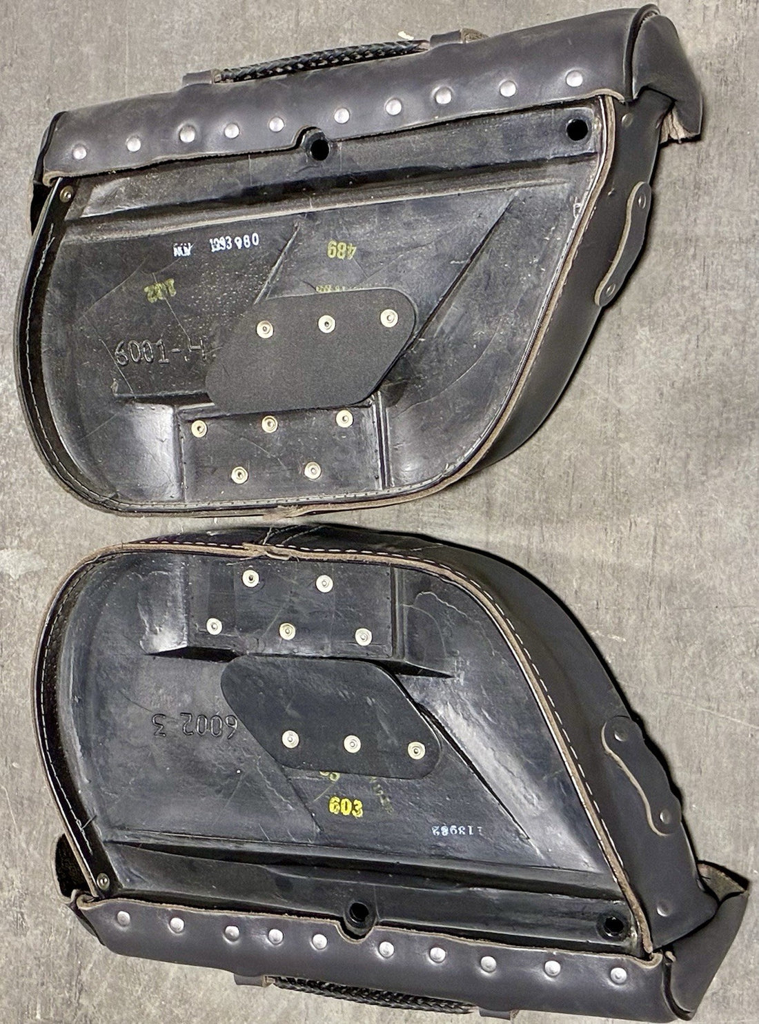 
  
  6002 & 6001 HARLEY-DAVIDSON SOFTAIL SADDLEBAGS VINTAGE
  

