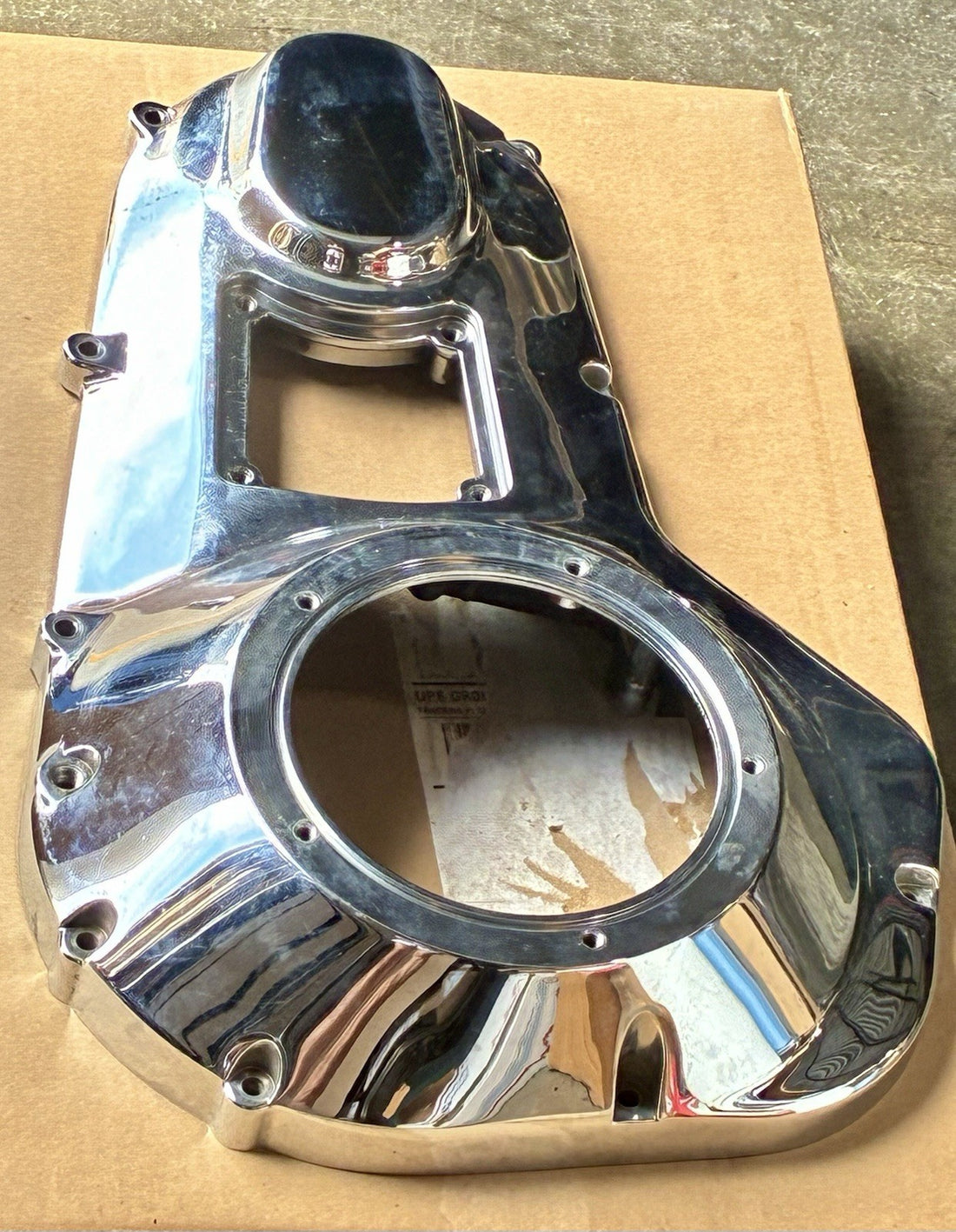 
  
  60685-99 HARLEY-DAVIDSON 1999-2006 TOURING CHROME OUTER PRIMARY COVER OEM
  
