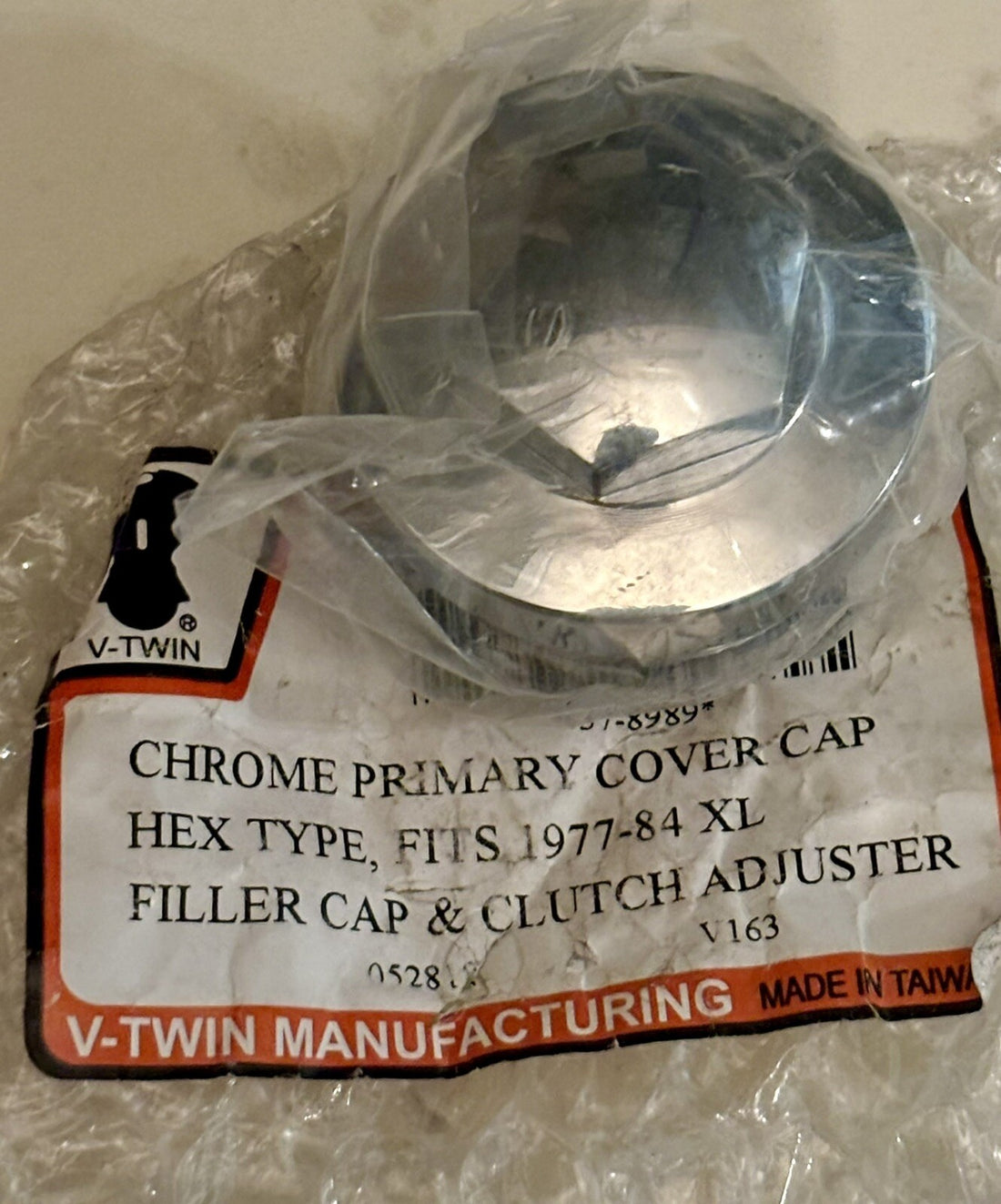 
  
  37-8989 V-TWIN CHROME PRIMARY COVER  CAP HEX TYPE 1977-1984 XL SPORTSTER NOS
  
