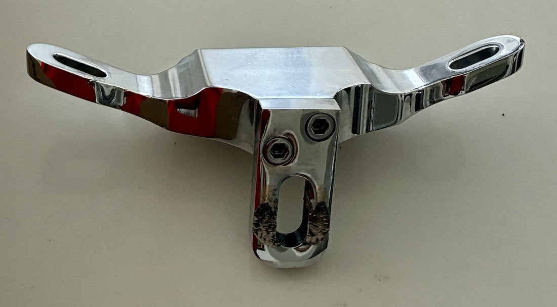 
  
  31-1275 V-TWIN 1948-99 BIG TWIN HARLEY CHROME BILLET TOP MOTOR ENGINE MOUNT
  
