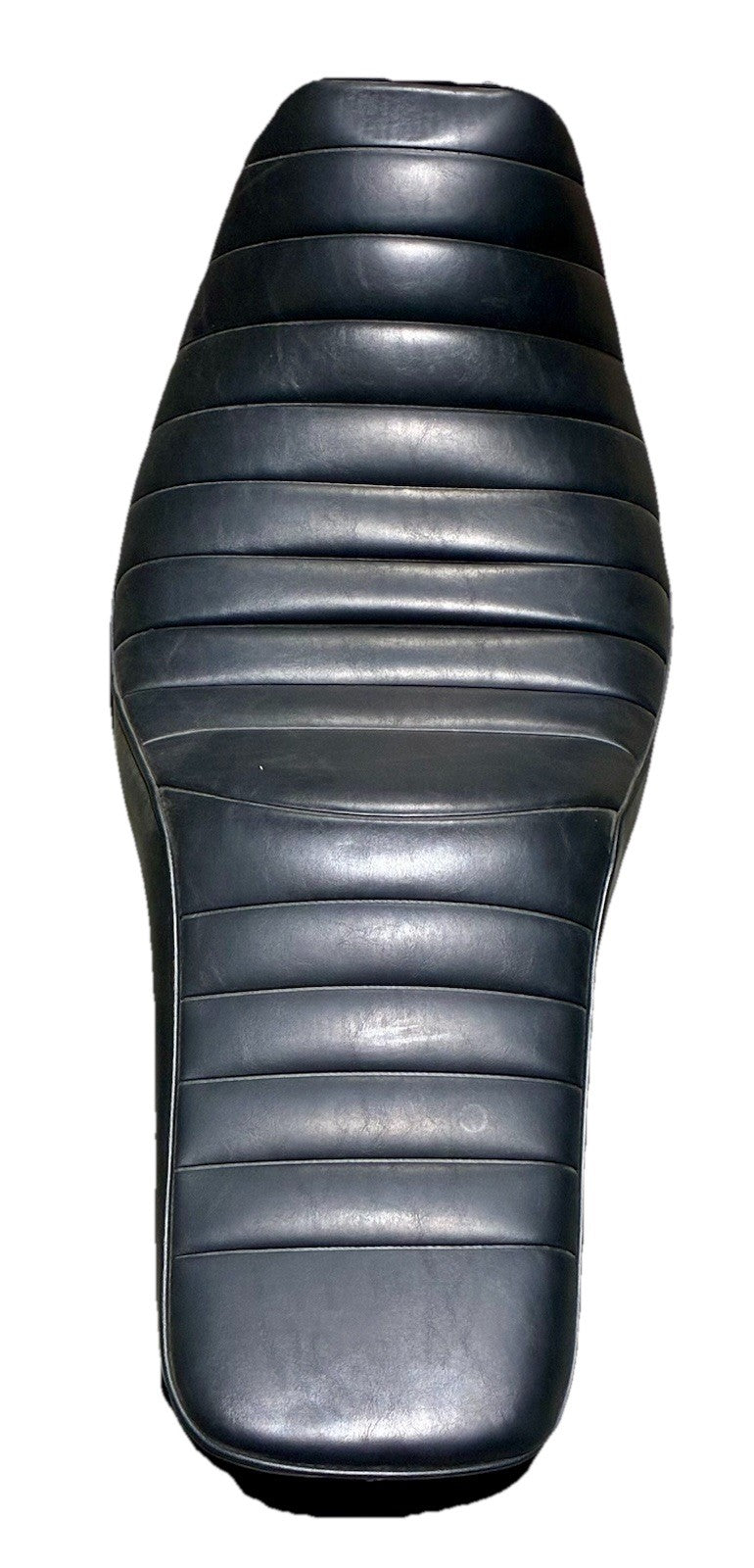 
  
  1986-1994 FXR HARLEY AFTERMARKET TUCK ROLL VINTAGE STYLE BOLT ON SEAT
  
